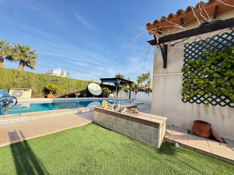 Villa for Sale in Cabo Roig, Alicante 26