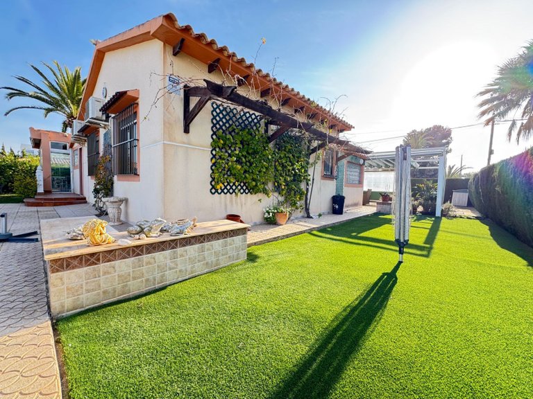 Villa for Sale in Cabo Roig, Alicante 27