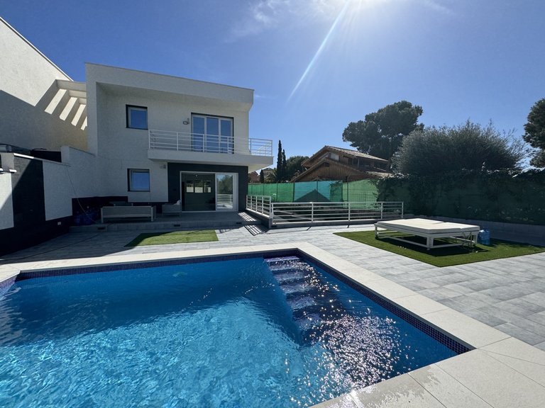 Villa for Sale in Los Balcones, Alicante 21