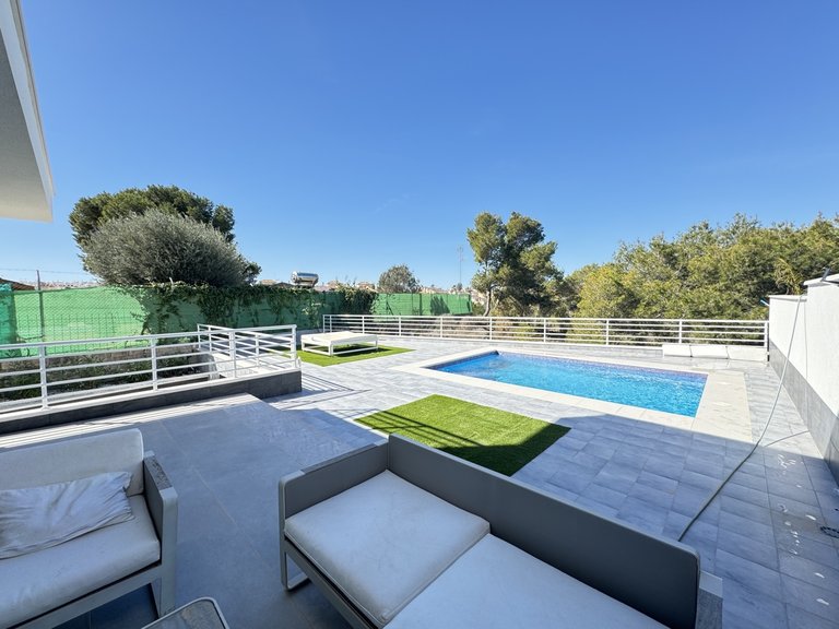 Villa for Sale in Los Balcones, Alicante 22