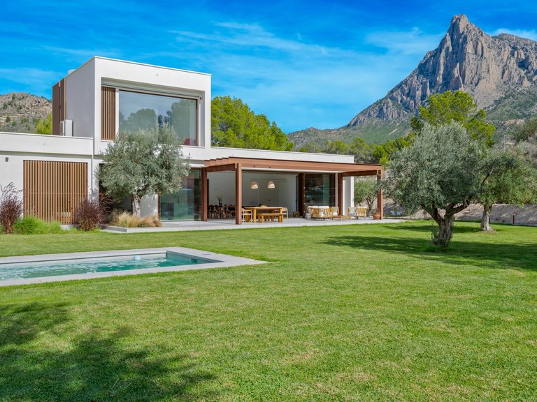 Villa for Sale in Finestrat, Alicante 38