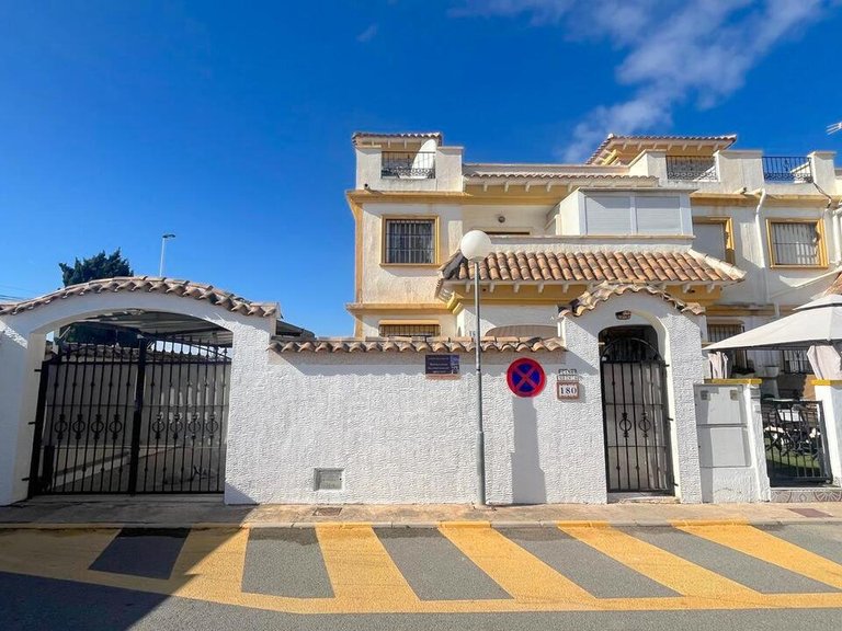 Town House for Sale in Torrevieja, Alicante 2