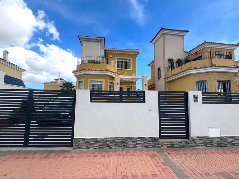 Villa for Sale in Algorfa, Alicante 3