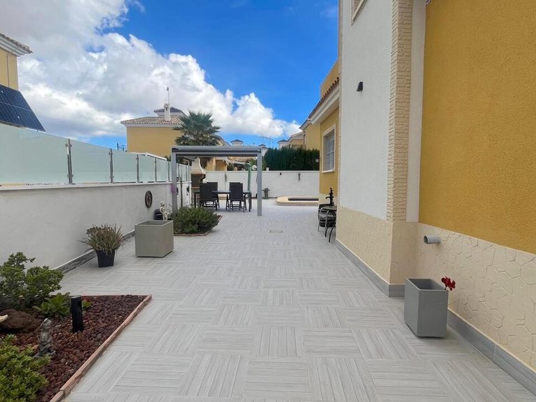 Villa for Sale in Algorfa, Alicante 8