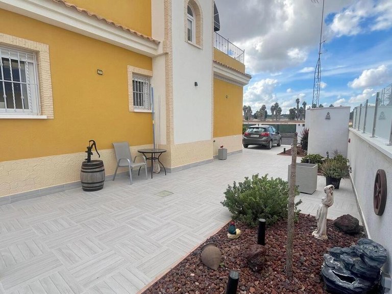 Villa for Sale in Algorfa, Alicante 9