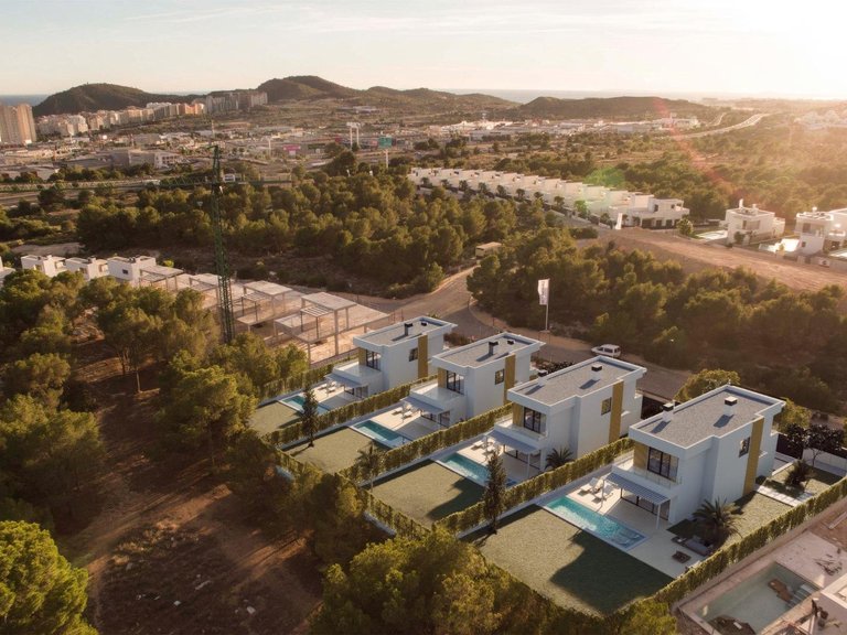 Villa for Sale in Finestrat, Alicante 3