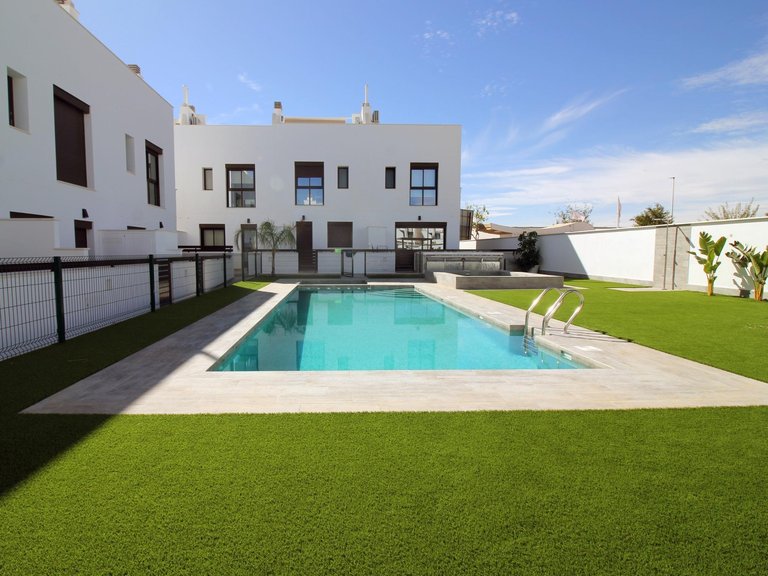 Villa for Sale in Pilar De La Horadada, Alicante 26