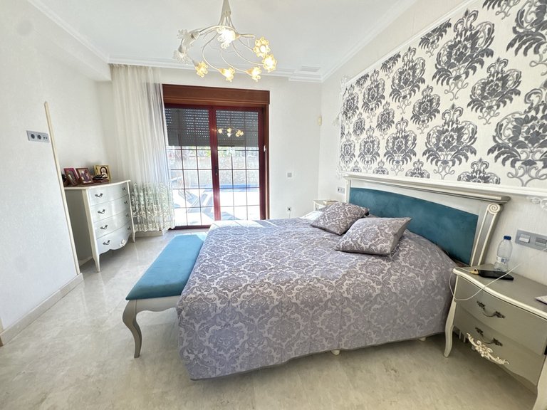 Villa for Sale in Cabo Roig, Alicante 16