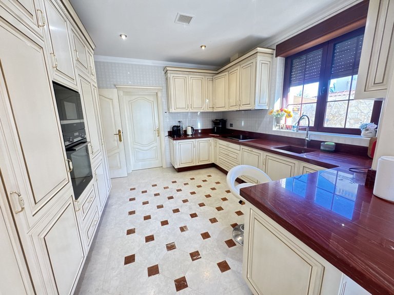 Villa for Sale in Cabo Roig, Alicante 20