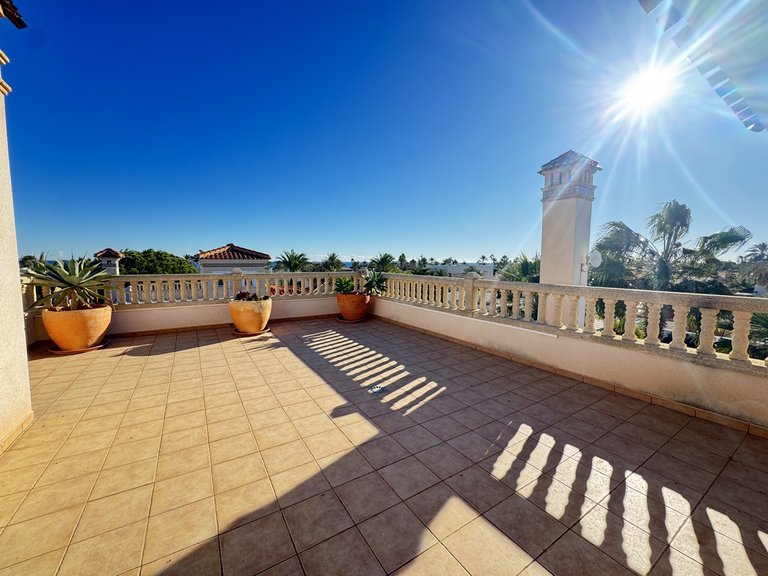 Villa for Sale in Cabo Roig, Alicante 30