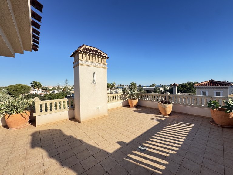Villa for Sale in Cabo Roig, Alicante 37