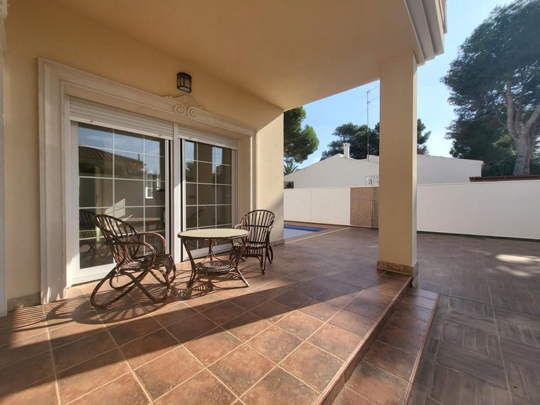 Villa for Sale in Cabo Roig, Alicante 3