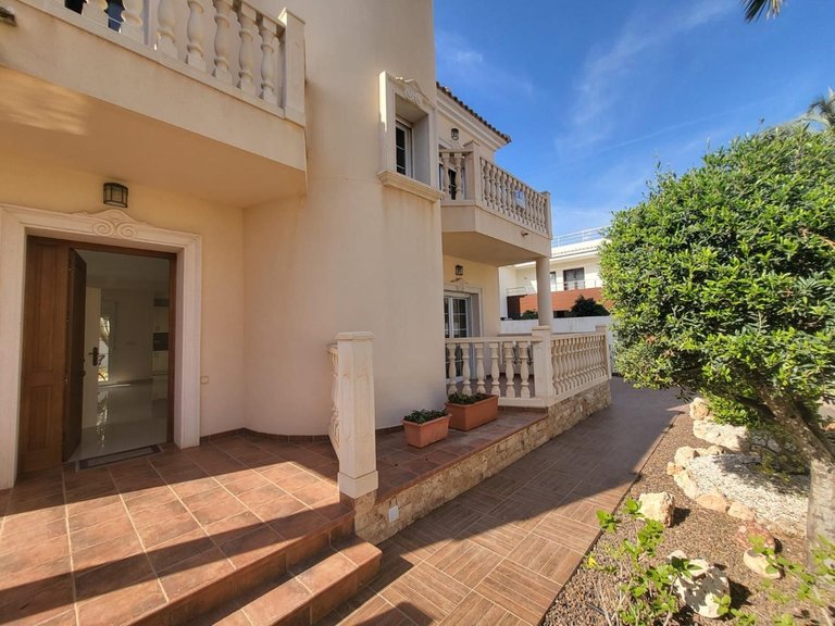 Villa for Sale in Cabo Roig, Alicante 4