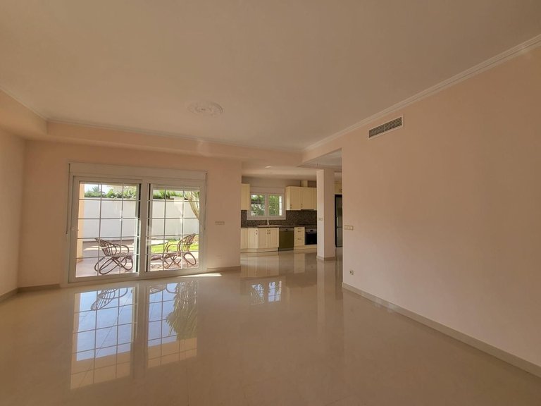 Villa for Sale in Cabo Roig, Alicante 5