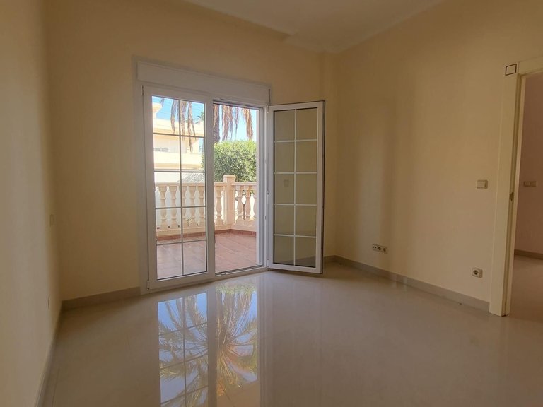 Villa for Sale in Cabo Roig, Alicante 9