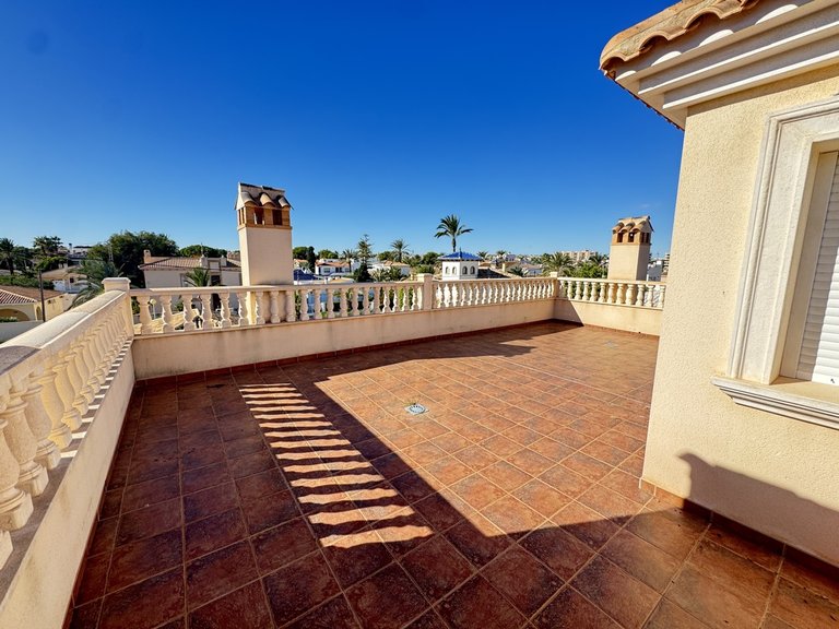 Villa for Sale in Cabo Roig, Alicante 20
