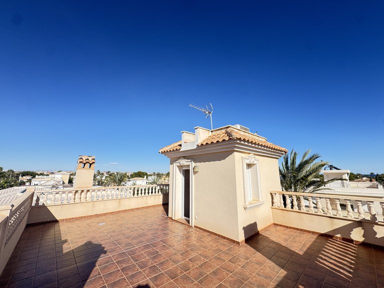 Villa for Sale in Cabo Roig, Alicante 21