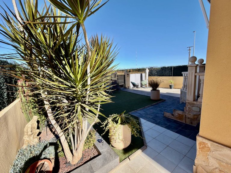 Villa for Sale in Guardamar Del Segura, Alicante 24