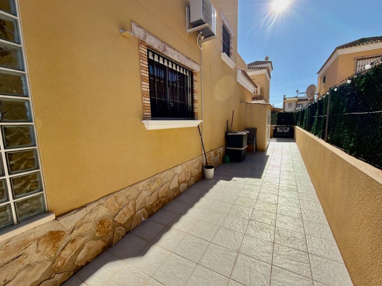 Villa for Sale in Guardamar Del Segura, Alicante 25