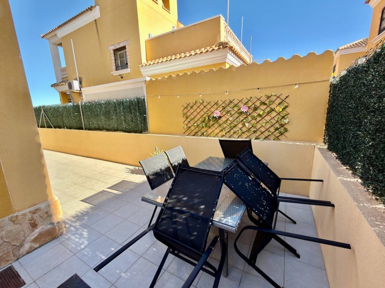 Villa for Sale in Guardamar Del Segura, Alicante 28