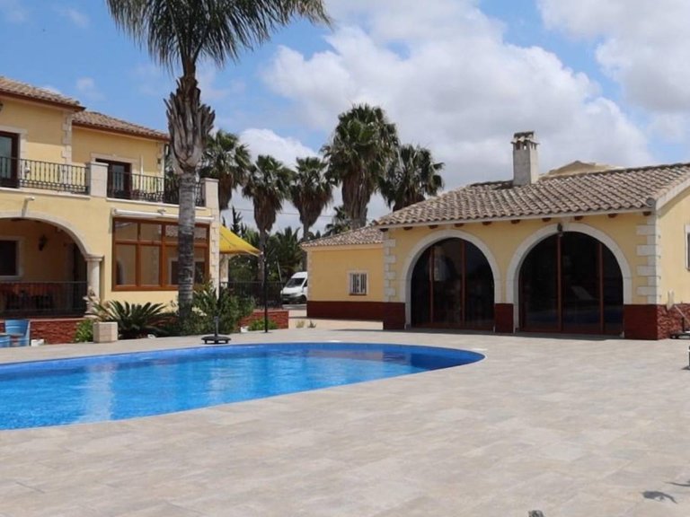 Villa for Sale in Orihuela, Alicante 25