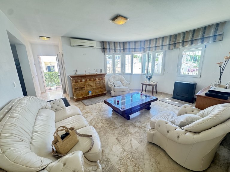 Villa for Sale in Las Ramblas, Alicante 4