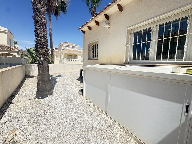 Villa for Sale in Las Ramblas, Alicante 30