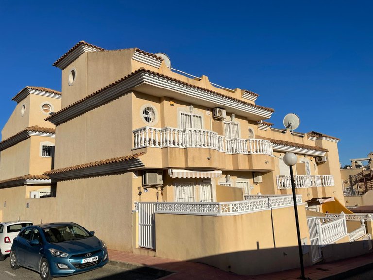 Town House for Sale in Villamartin, Alicante 1