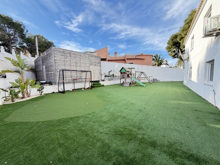 Villa for Sale in Villamartin, Alicante 3