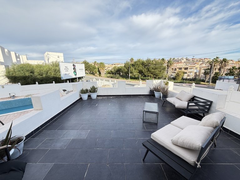 Villa for Sale in Villamartin, Alicante 10