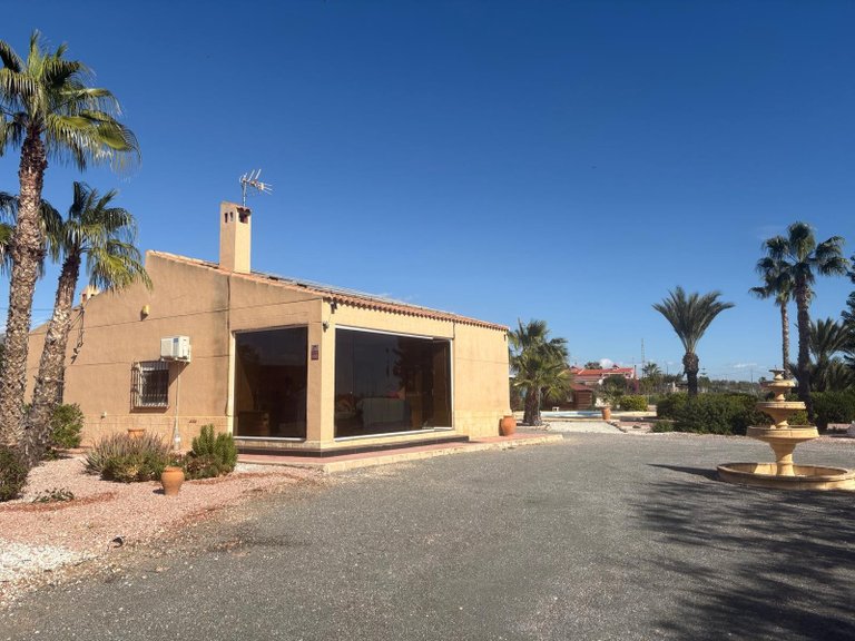 Villa for Sale in Albatera, Alicante 27