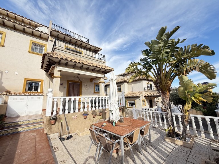 Town House for Sale in Villamartin, Alicante 3