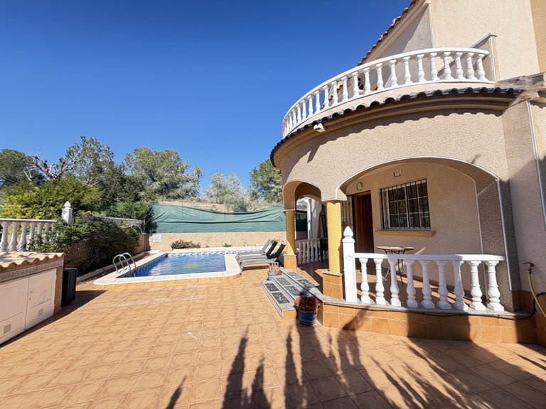 Villa for Sale in Villamartin, Alicante 8