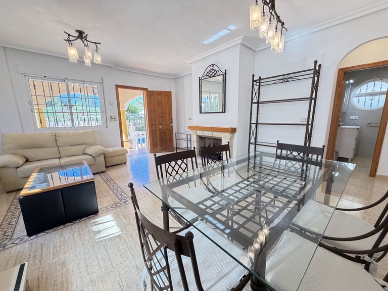 Villa for Sale in Villamartin, Alicante 10