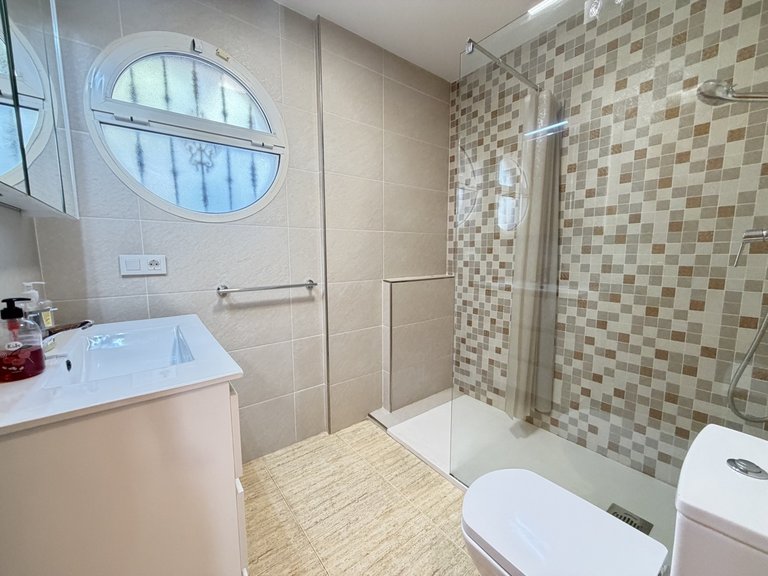 Villa for Sale in Villamartin, Alicante 18