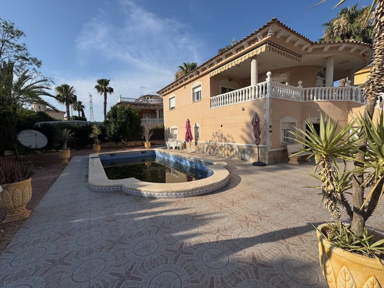 Villa for Sale in Benferri, Alicante 22