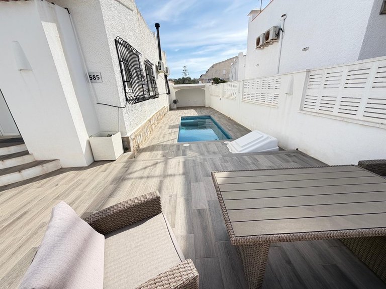 Villa for Sale in Villamartin, Alicante 27