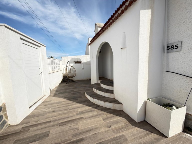 Villa for Sale in Villamartin, Alicante 28