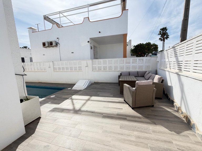 Villa for Sale in Villamartin, Alicante 29