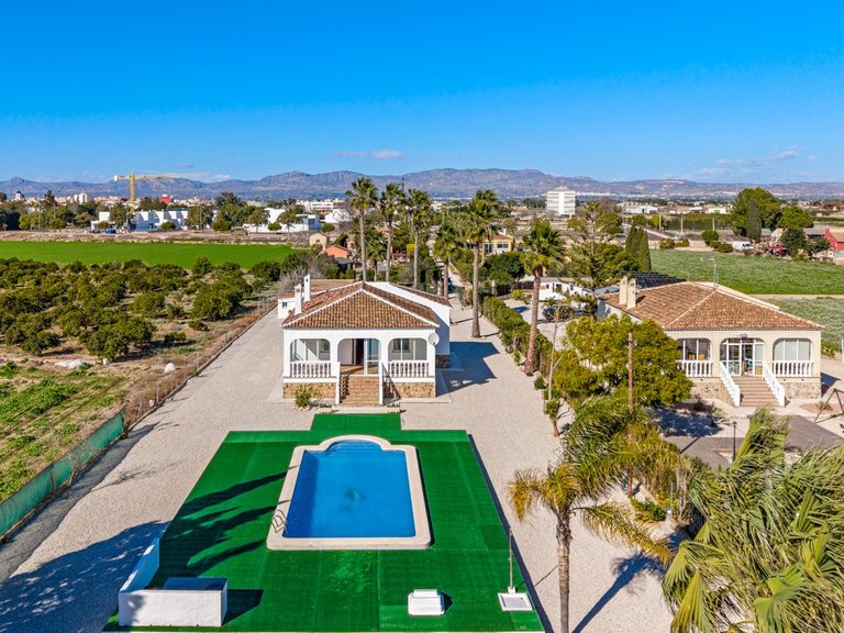Country House for Sale in Dolores, Alicante 1