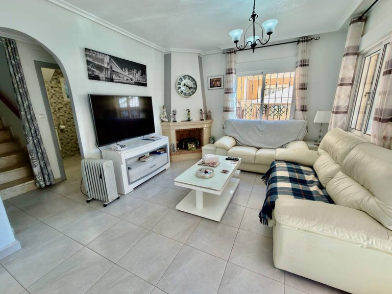 Villa for Sale in Algorfa, Alicante 4