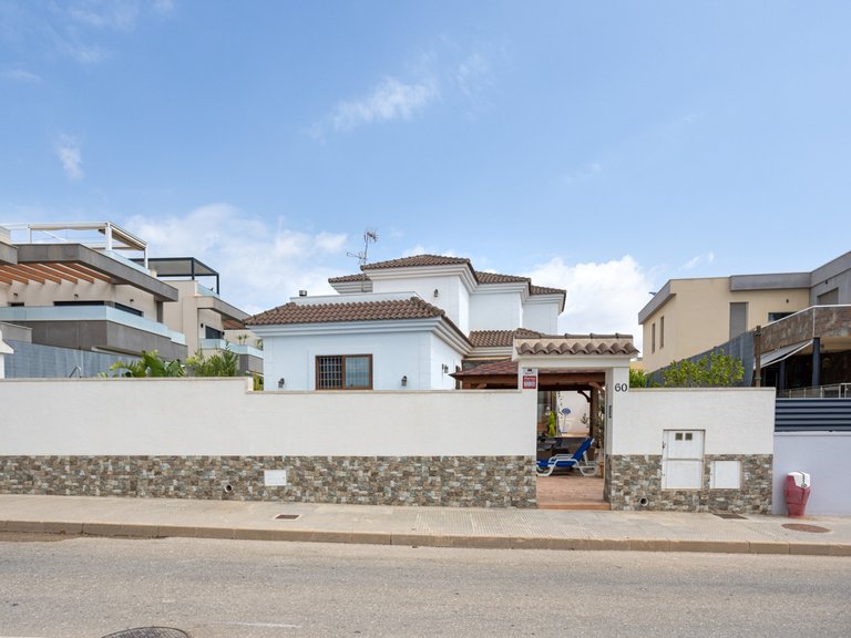 Villa for Sale in Los Montesinos, Alicante 48