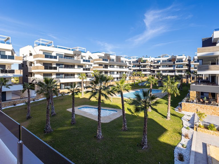 Apartment for Sale in Los Altos, Alicante 37