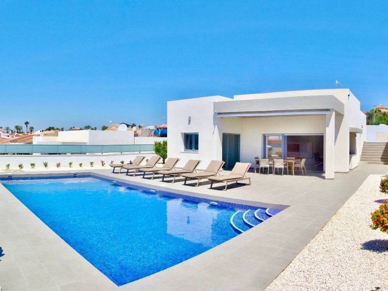 Villa for Sale in Rafal, Alicante 1
