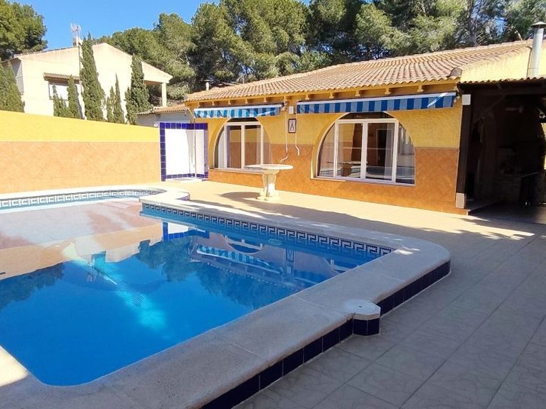 Villa for Sale in Los Balcones, Alicante 1