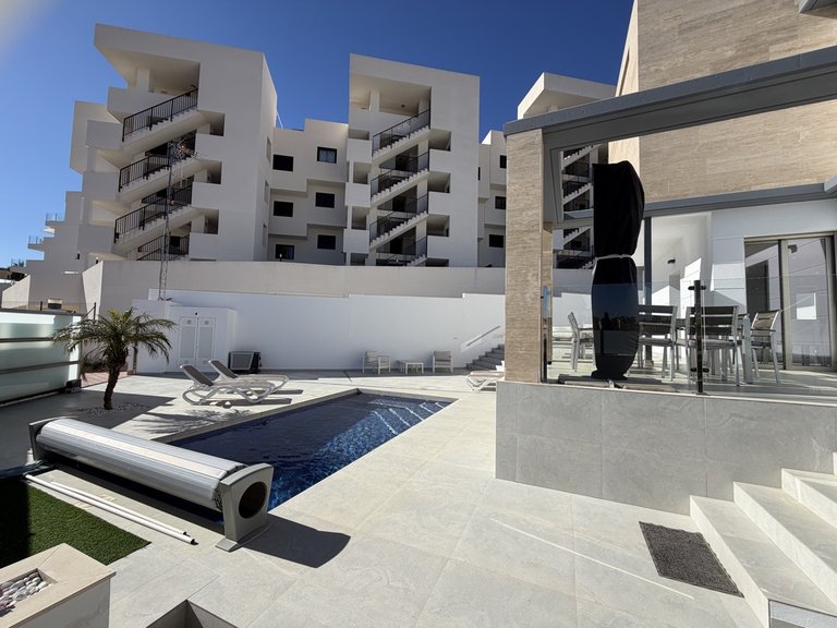 Villa for Sale in Villamartin, Alicante 2