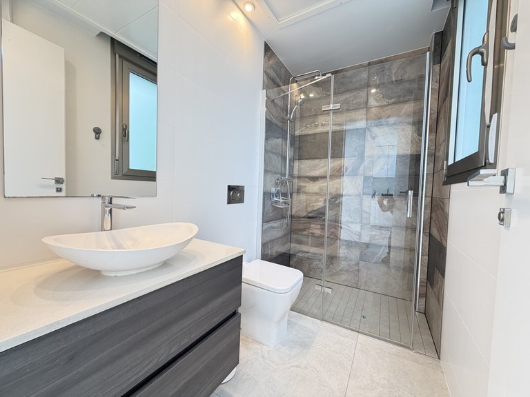 Villa for Sale in Villamartin, Alicante 11