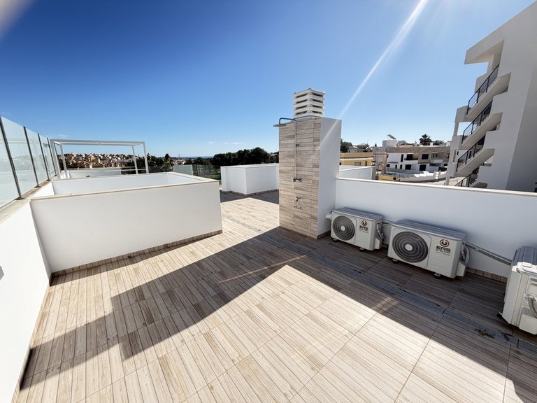 Villa for Sale in Villamartin, Alicante 30