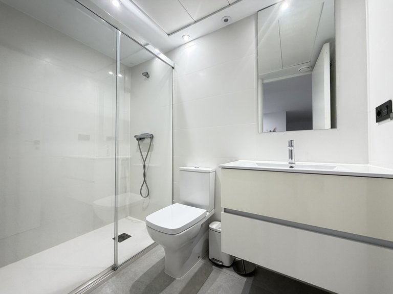 Villa for Sale in Villamartin, Alicante 40