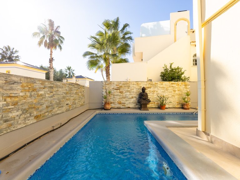 Villa for Sale in Las Ramblas, Alicante 2